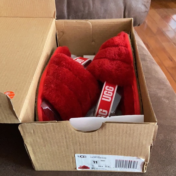 Red ugg slides for a toddler size 11 brand new - Picture 2 of 3